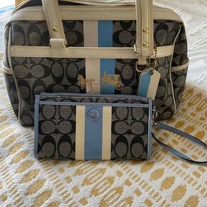 Coach purse and wallet set